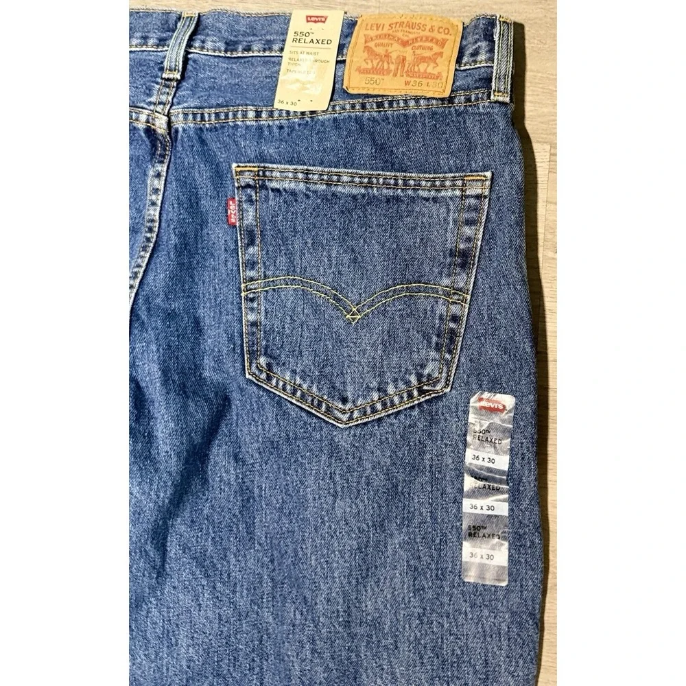 Levi's 550 Relaxed Fit Straight Jeans Men 36x30 Blue Denim Casual Workwear NWT